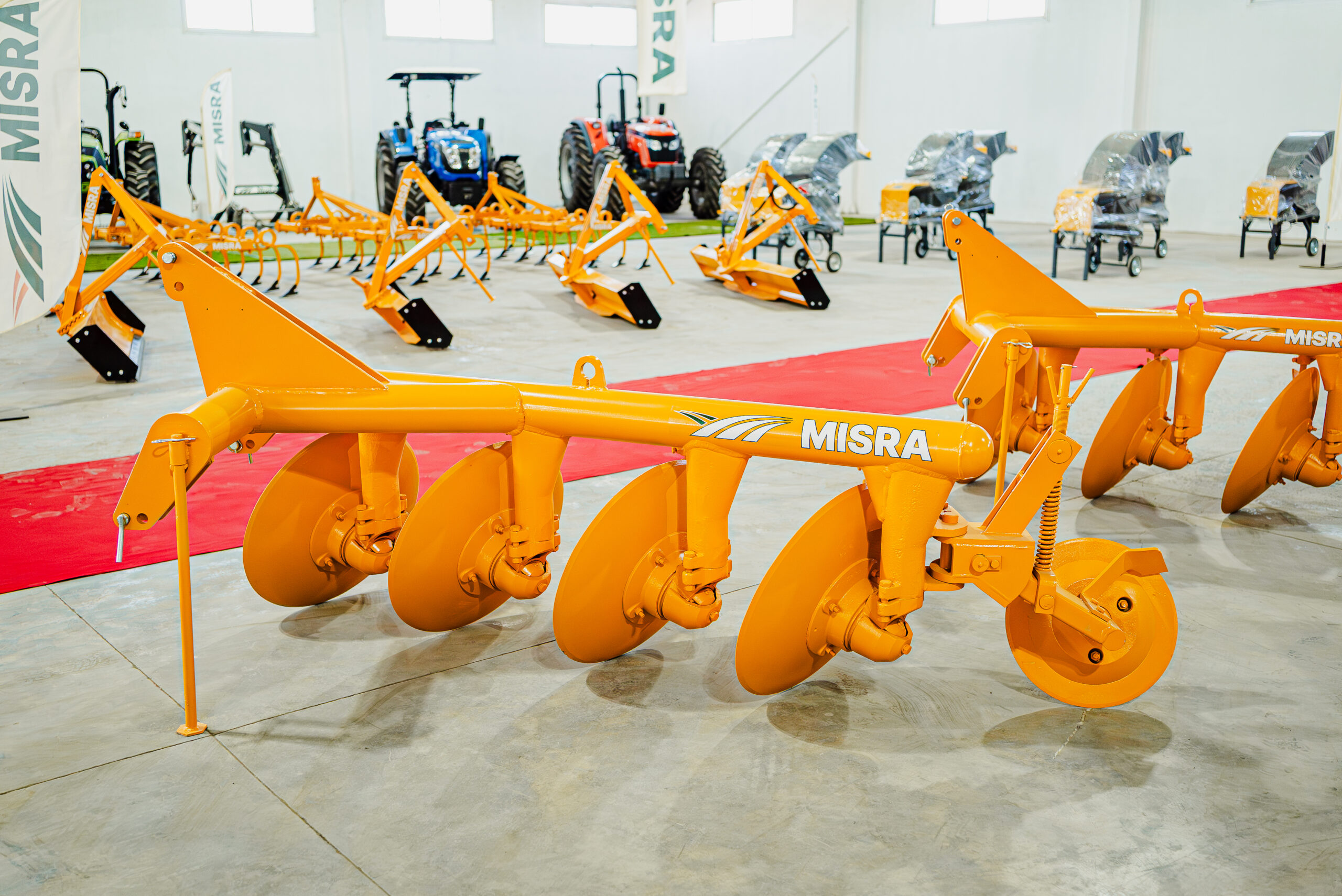 Charrue à Disques Réversible <br> ( محراث إسطوانات بجهاز هيدروليكي ) – Image 2